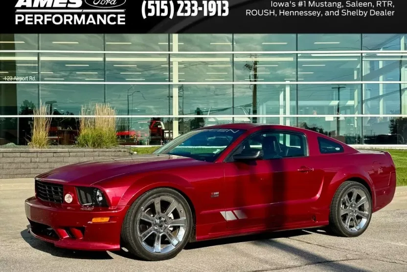 2005 Ford Mustang GT photo 1