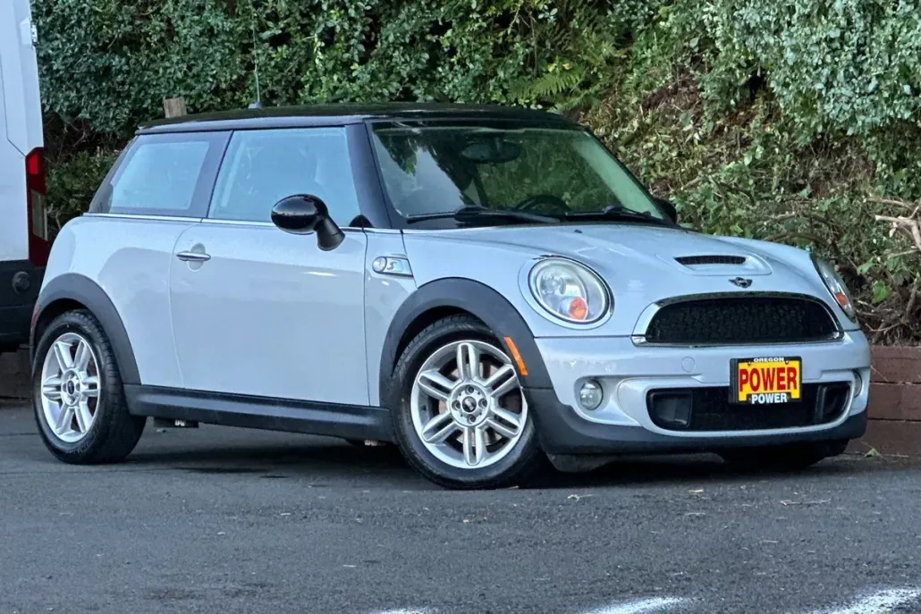 2011 Mini Cooper 2 Door Hardtop S photo 1