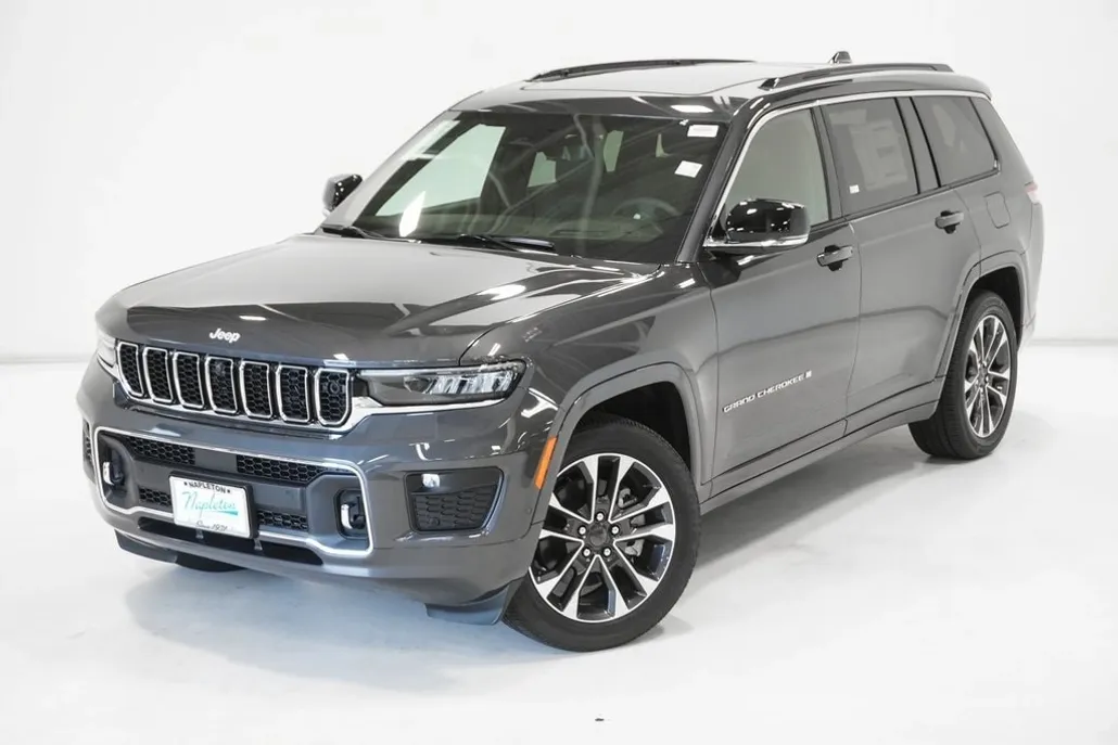 2025 Jeep Grand Cherokee Overland photo 1