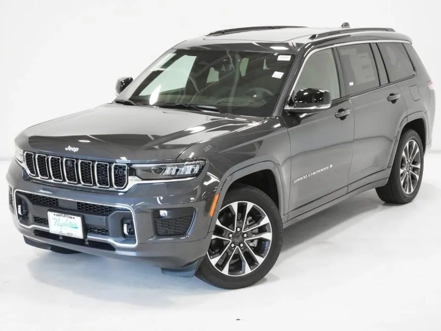 2025 Jeep Grand Cherokee Overland photo 1