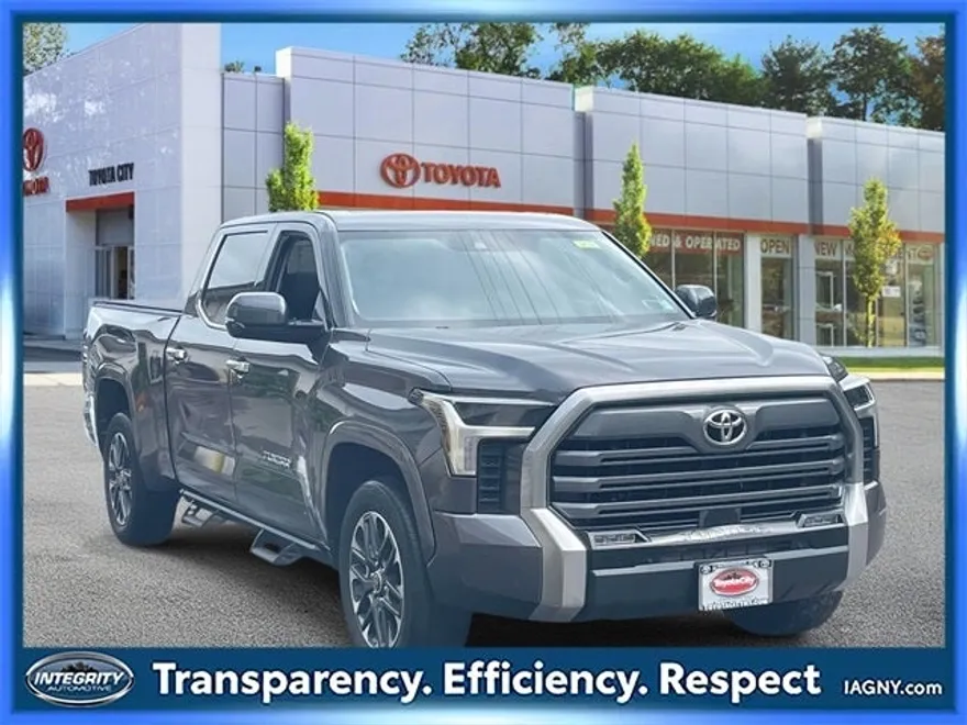 2022 Toyota Tundra Limited photo 1