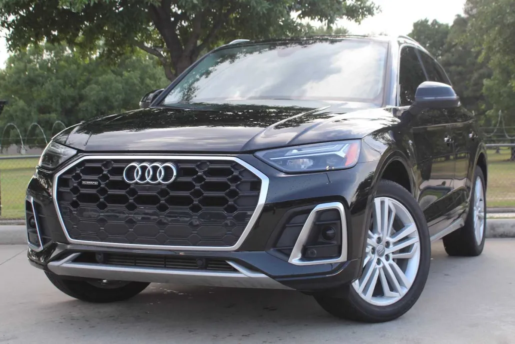 2022 Audi Q5 S line Premium Plus photo 1