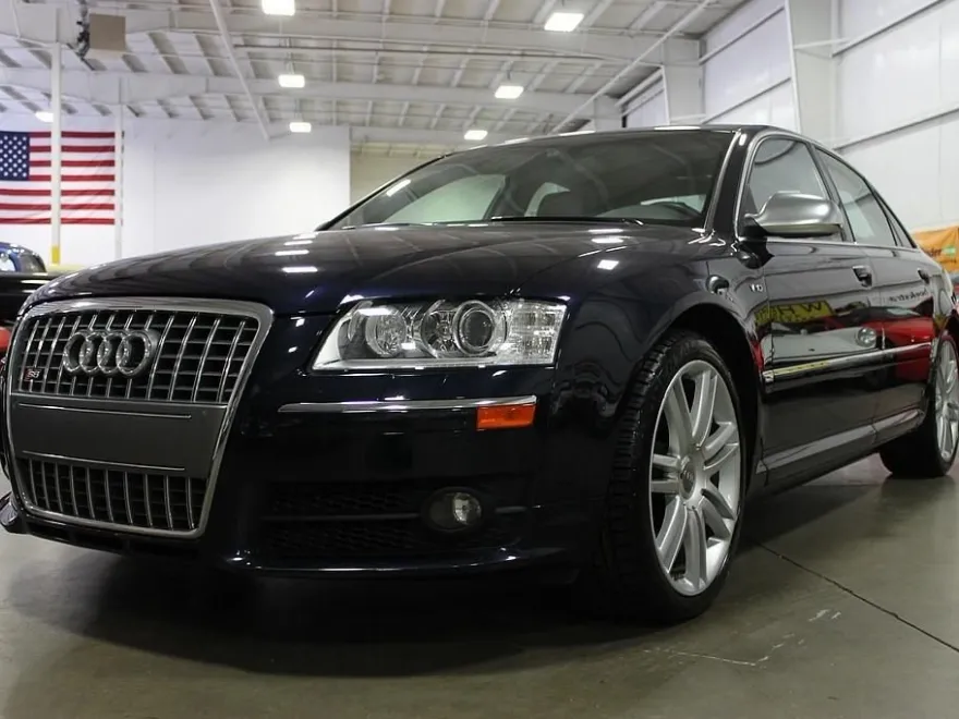 2007 Audi S8 photo 1