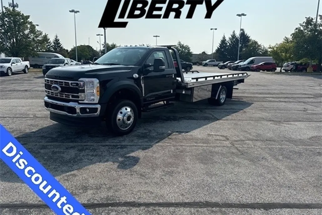 2024 Ford F-550 photo 1