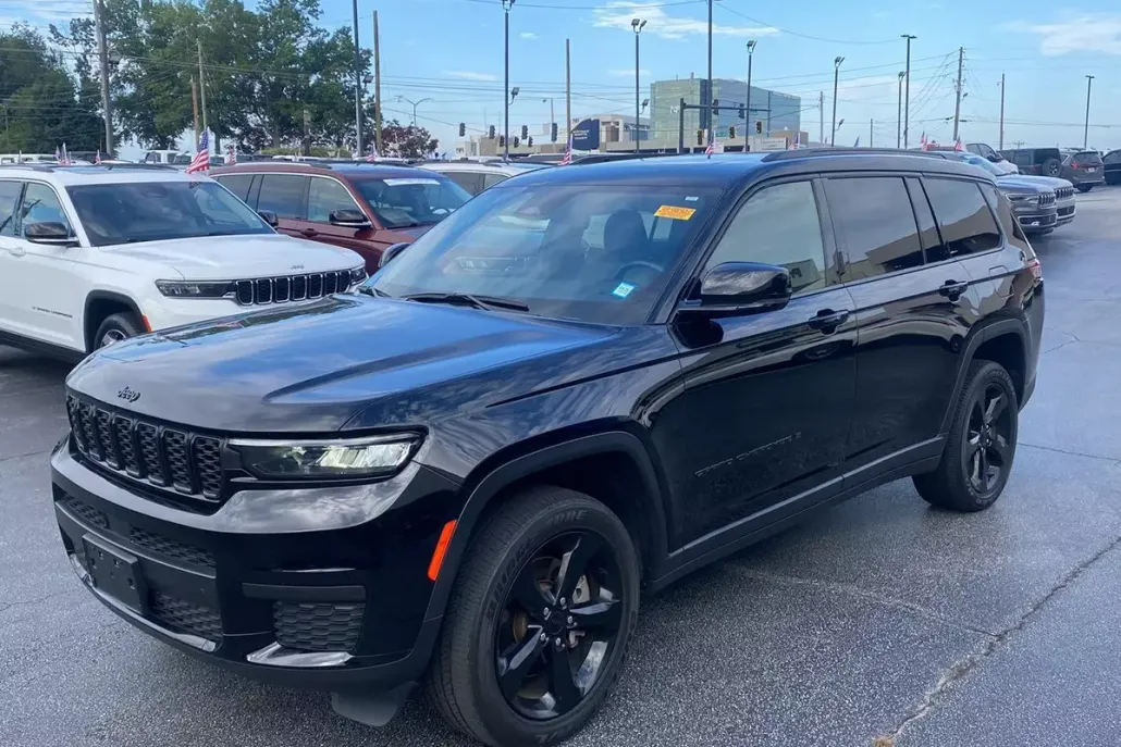 2022 Jeep Grand Cherokee Altitude photo 1