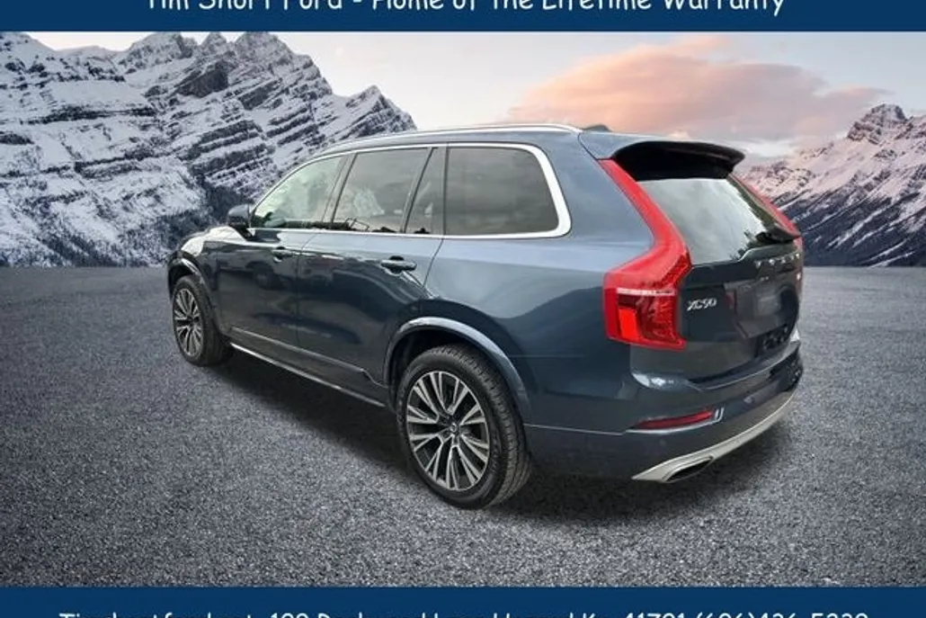 2021 Volvo XC90 T5 Momentum photo 1