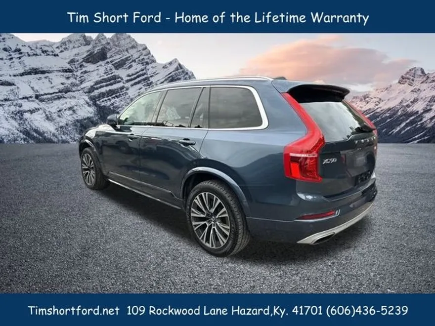 2021 Volvo XC90 T5 Momentum photo 1