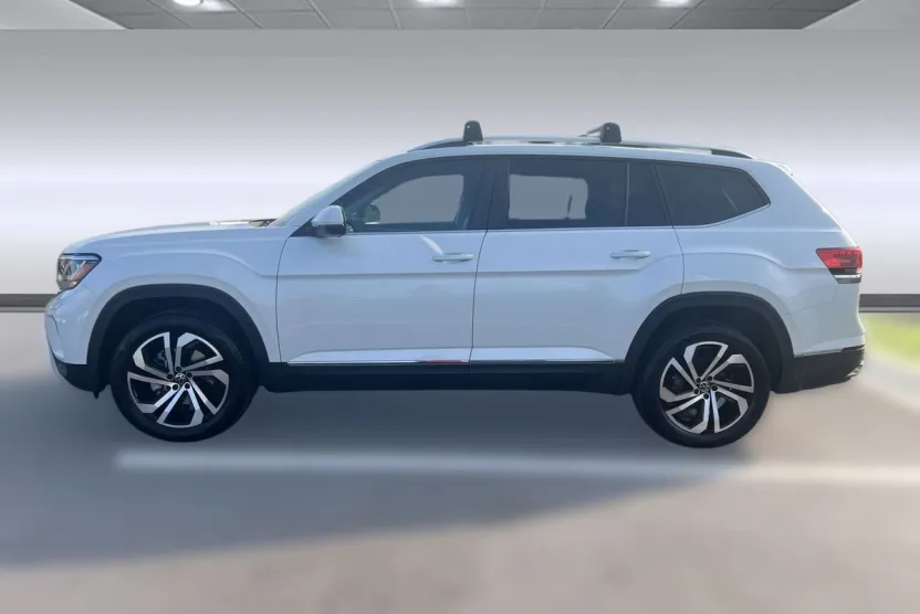 2023 Volkswagen Atlas SEL photo 1