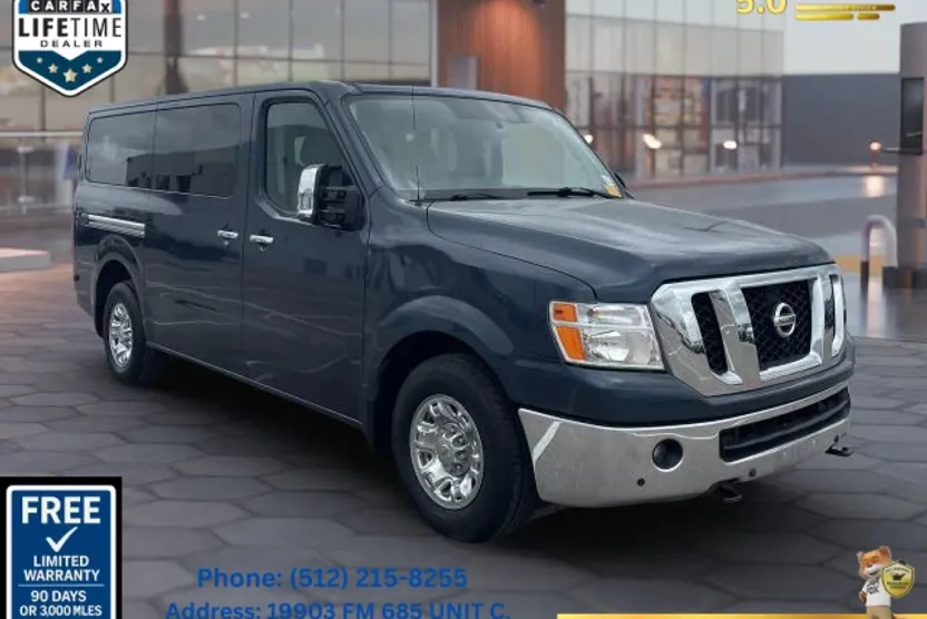2018 Nissan NV3500 HD Passenger SL photo 1