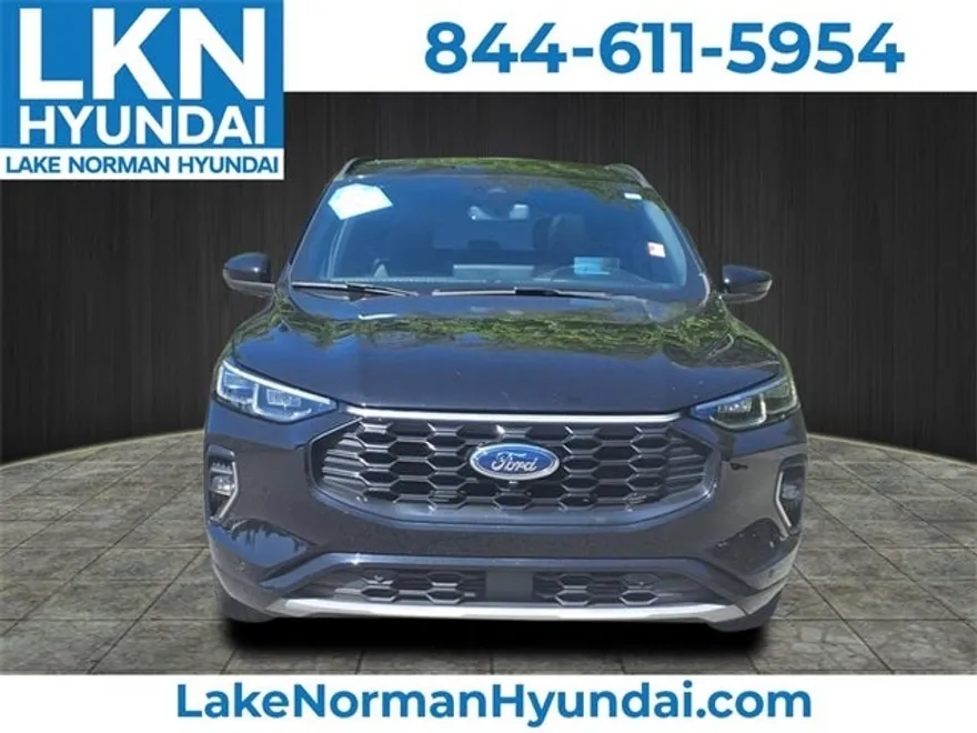 2023 Ford Escape ST-Line Elite photo 1