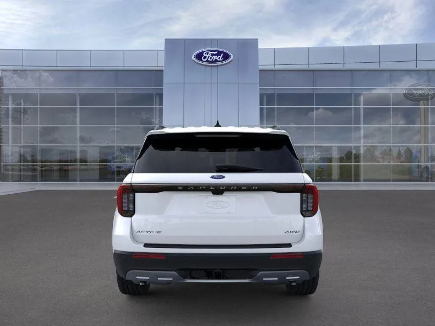 2025 Ford Explorer photo 1