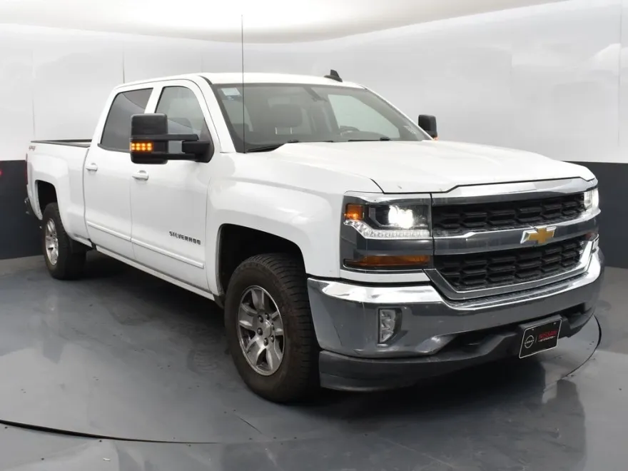 2018 Chevrolet Silverado 1500 LT photo 1
