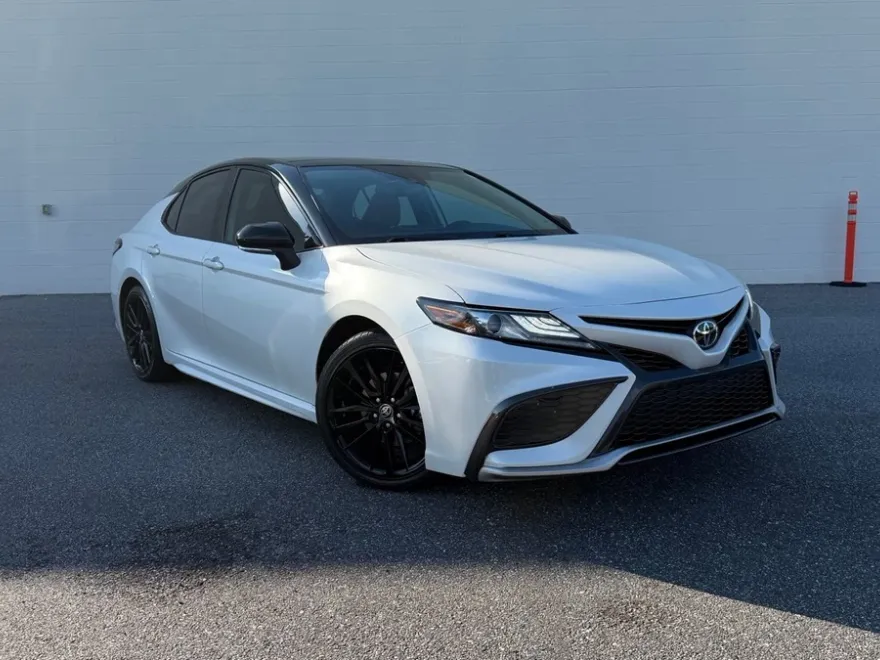 2022 Toyota Camry XSE photo 1