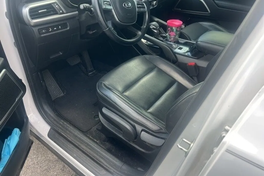 2021 Kia Telluride LX photo 1