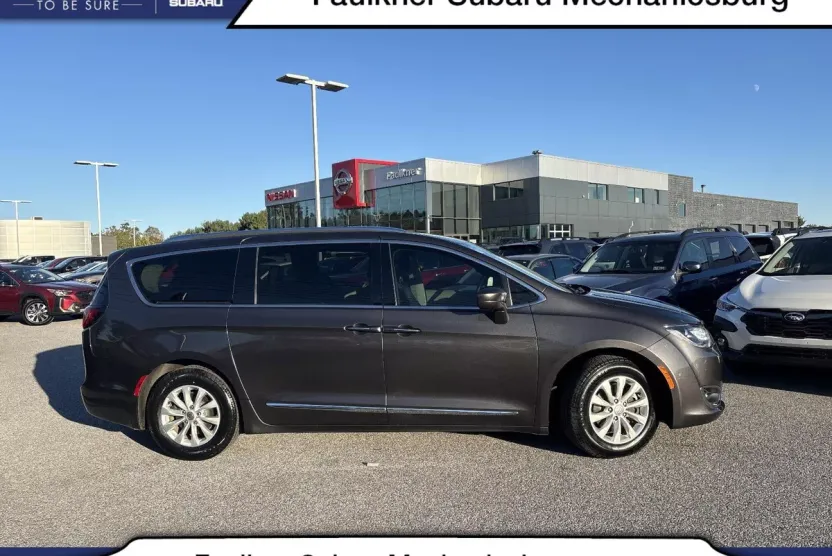 2018 Chrysler Pacifica Touring Plus photo 1
