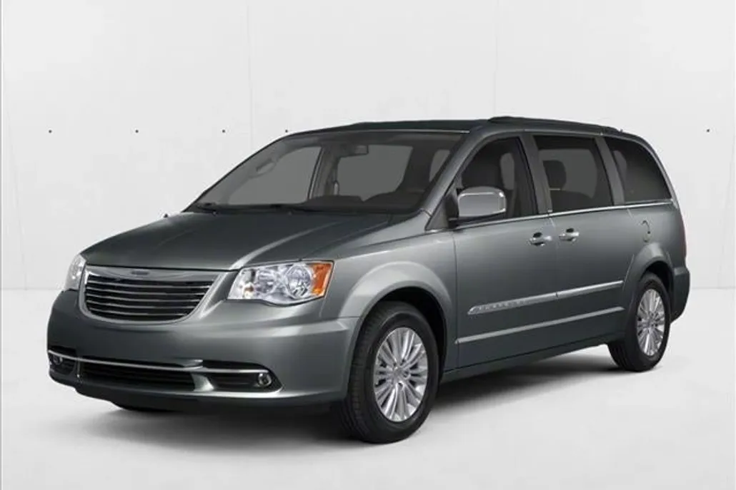 2011 Chrysler Town & Country Touring photo 1