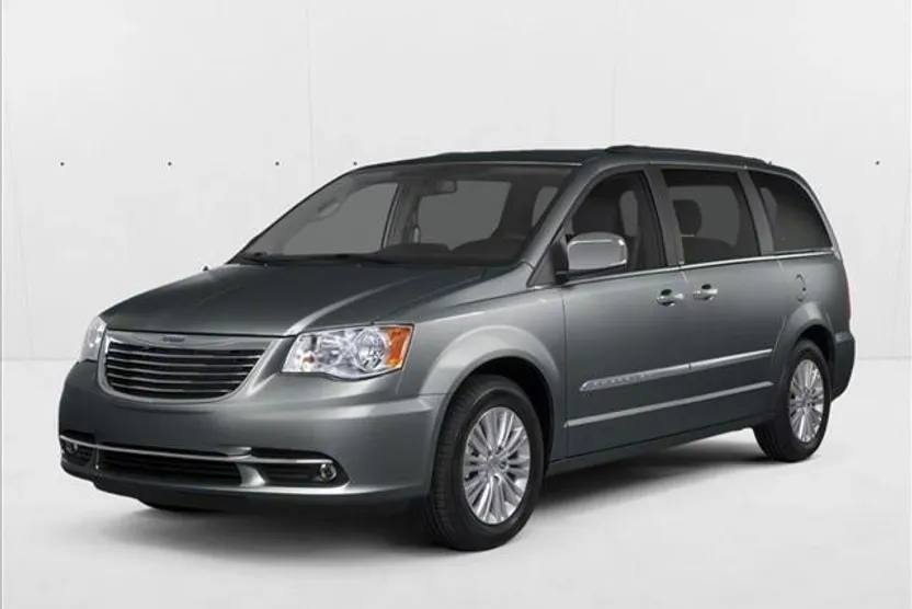 2011 Chrysler Town & Country Touring photo 1