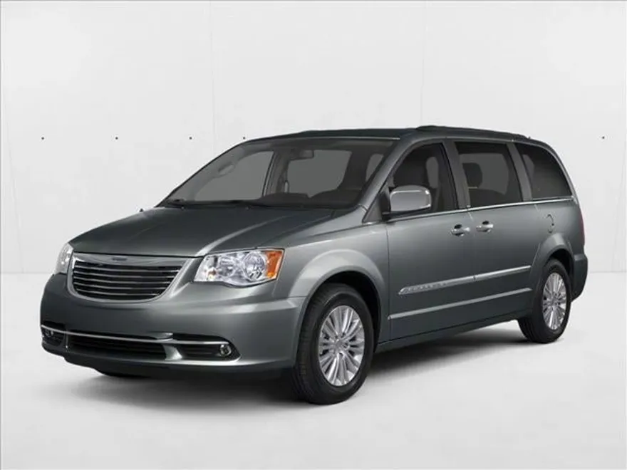 2011 Chrysler Town & Country Touring photo 1