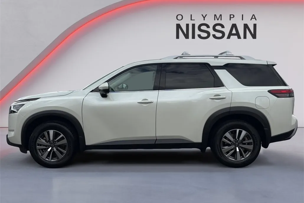 2022 Nissan Pathfinder SL photo 1