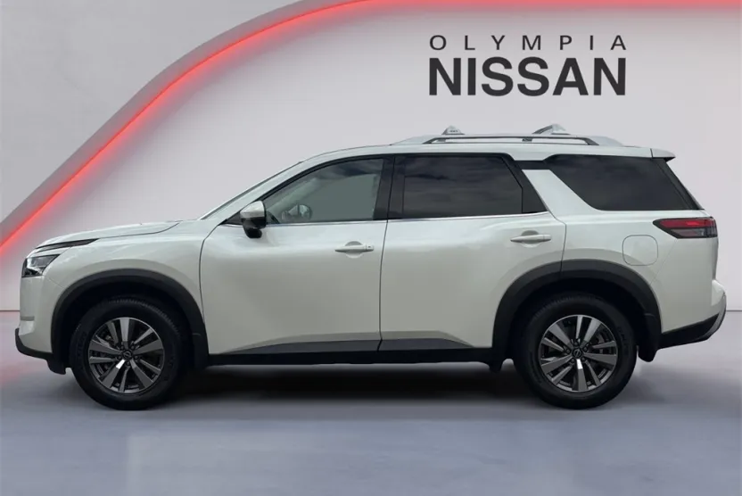 2022 Nissan Pathfinder SL photo 1