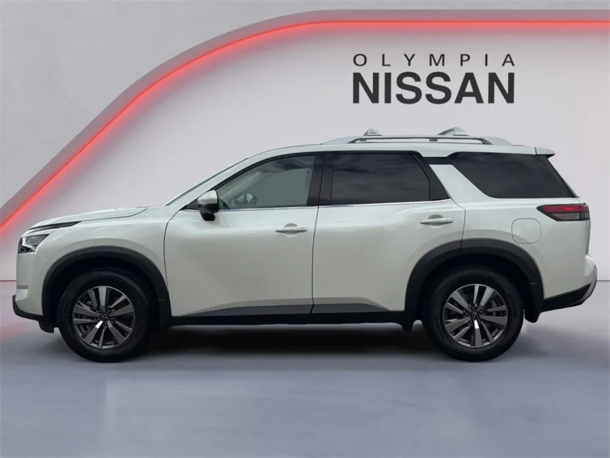 2022 Nissan Pathfinder SL photo 1