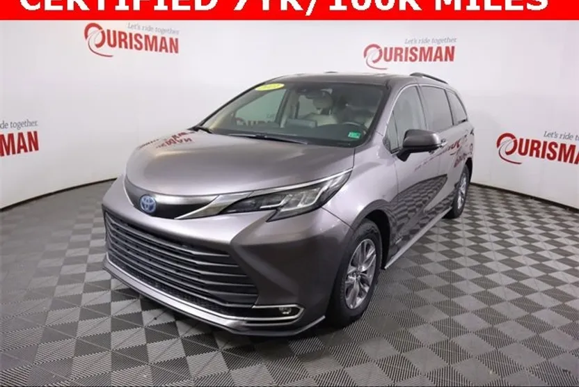 2021 Toyota Sienna XLE photo 1
