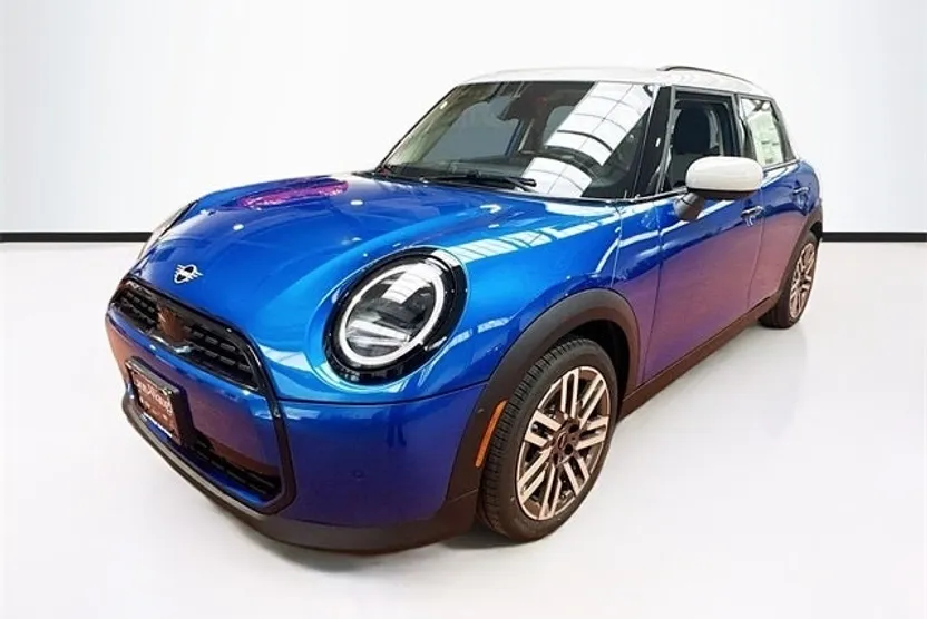 2025 Mini Cooper 4 Door Hardtop Signature photo 1