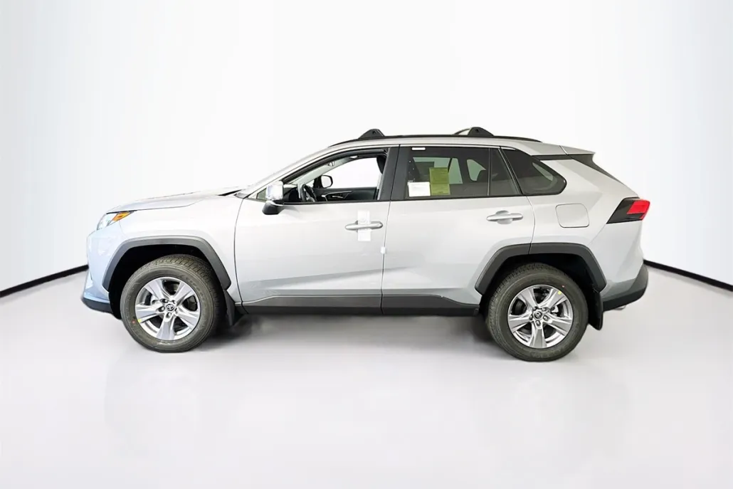 2025 Toyota RAV4 XLE photo 1