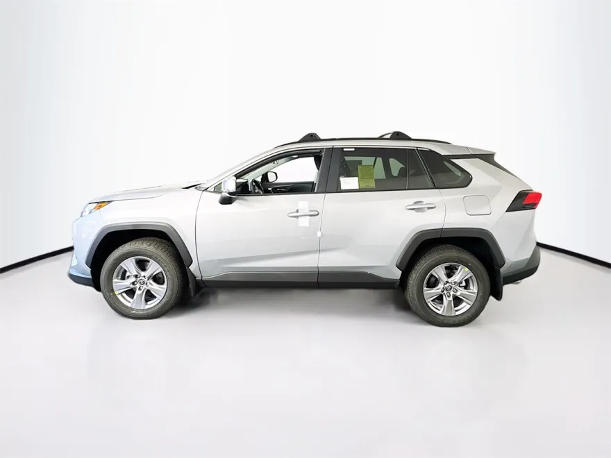 2025 Toyota RAV4 XLE photo 1