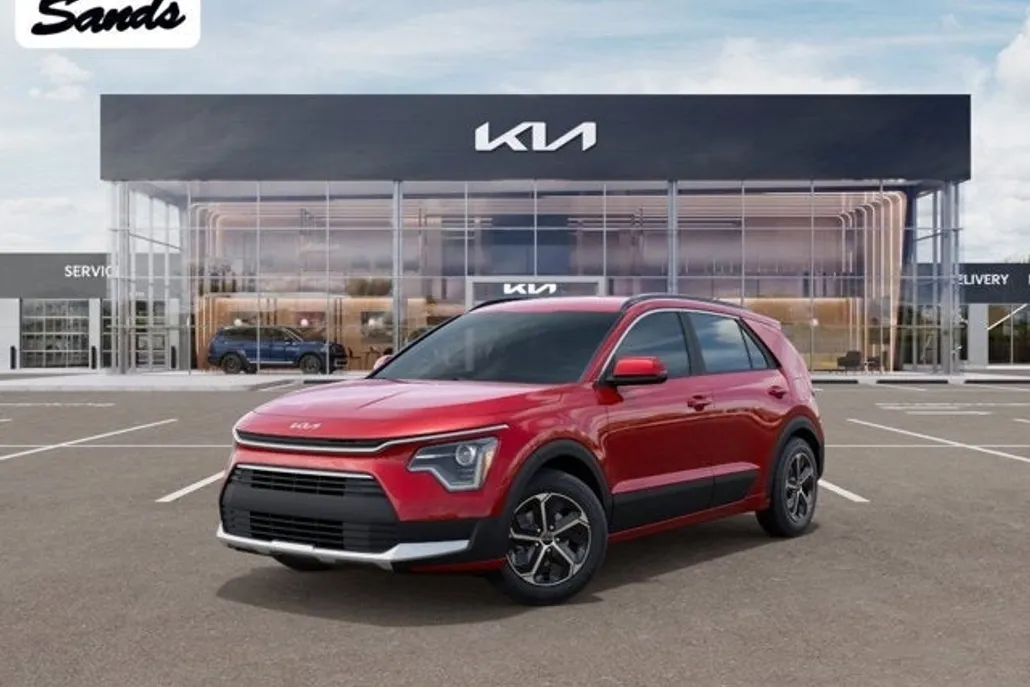 2025 Kia Niro LX photo 1