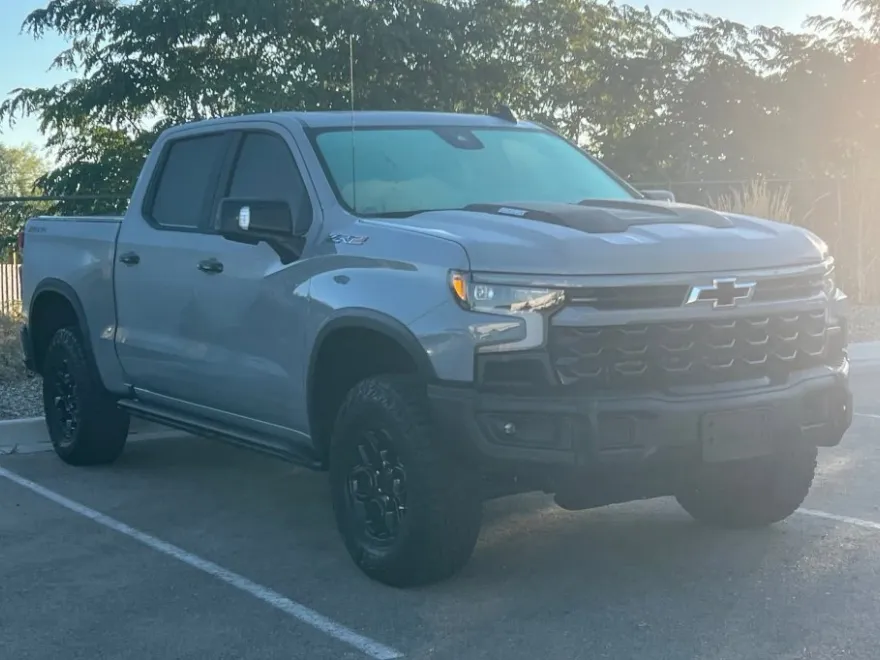 2025 Chevrolet Silverado 1500 ZR2 photo 1