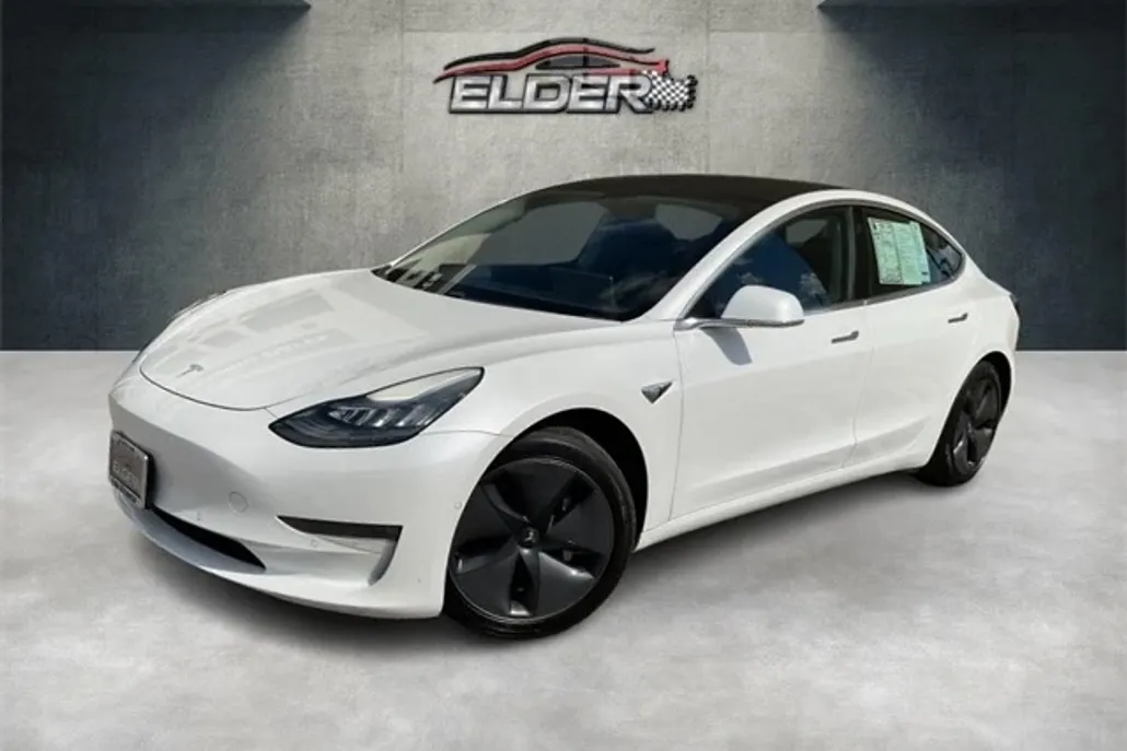 2020 Tesla Model 3 Long Range photo 1