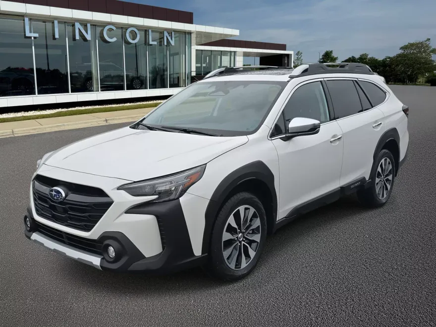 2024 Subaru Outback Touring XT photo 1