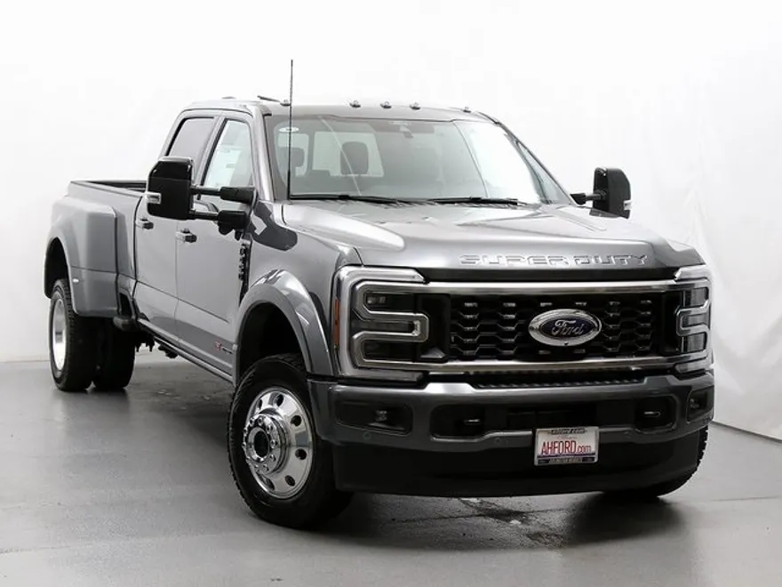 2026 Ford F-450 Platinum photo 1
