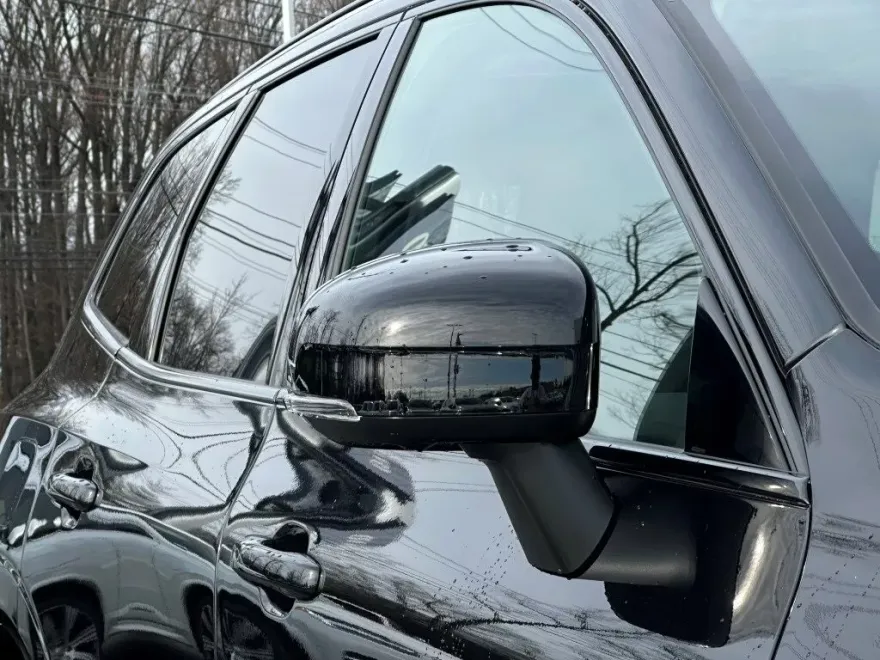 2025 Volvo XC60 B5 photo 1