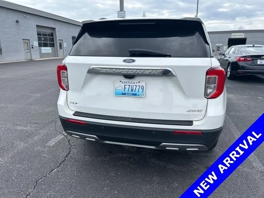 2022 Ford Explorer XLT photo 1