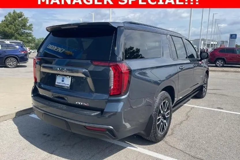 2021 Gmc Yukon XL AT4 photo 1