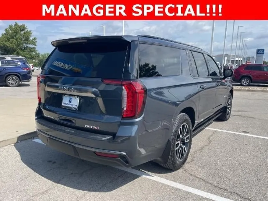 2021 Gmc Yukon XL AT4 photo 1