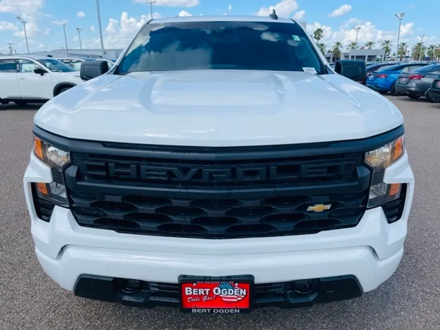 2023 Chevrolet Silverado 1500 Custom photo 1