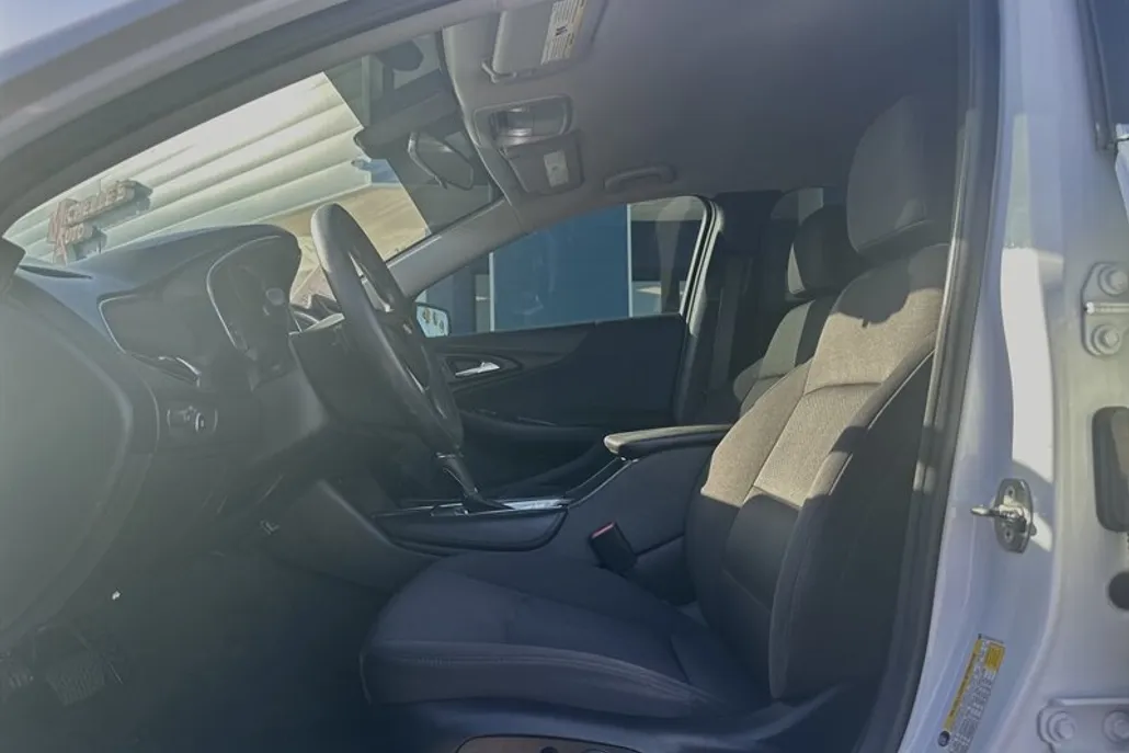 2018 Chevrolet Malibu photo 1