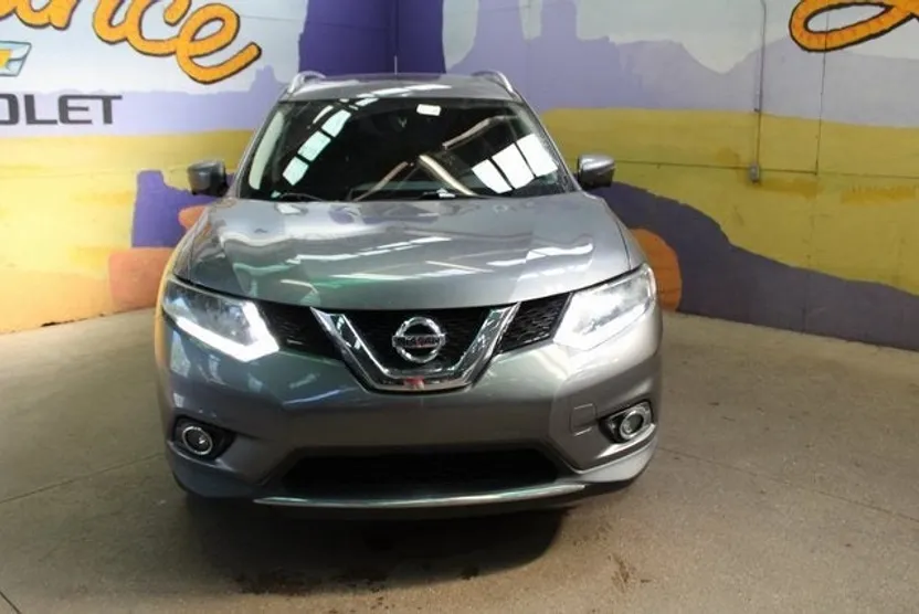 2016 Nissan Rogue SV photo 1