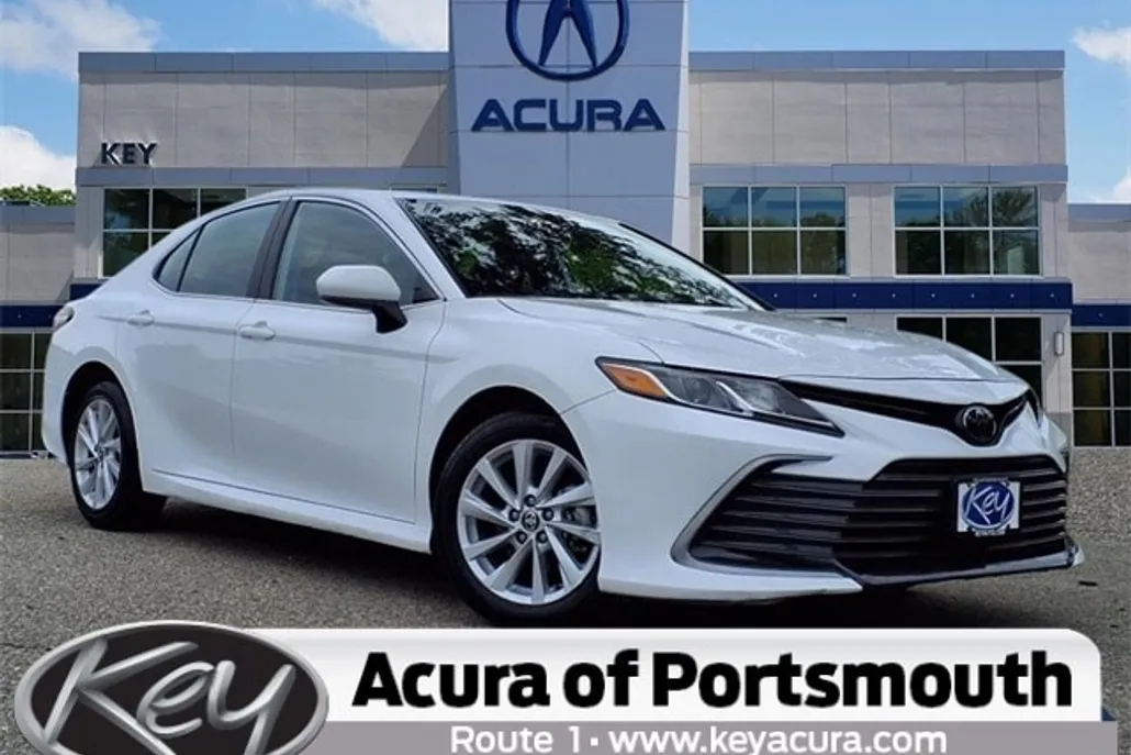 2024 Toyota Camry LE photo 1