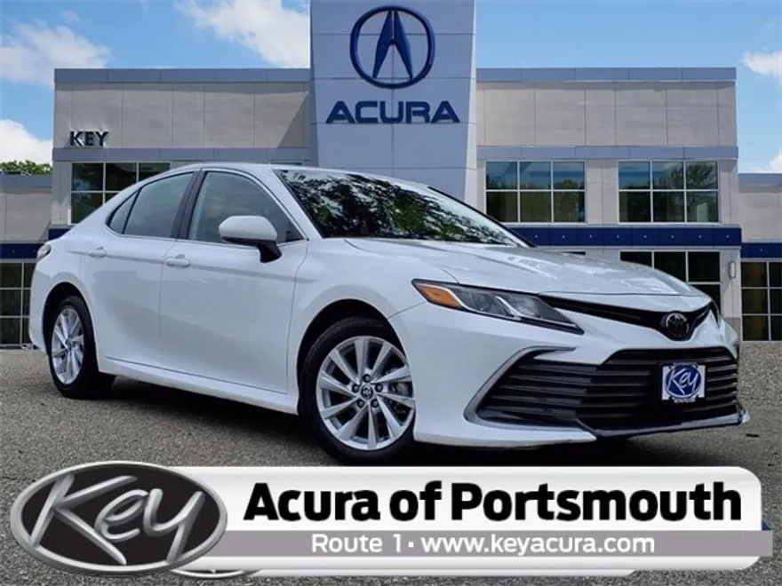 2024 Toyota Camry LE photo 1