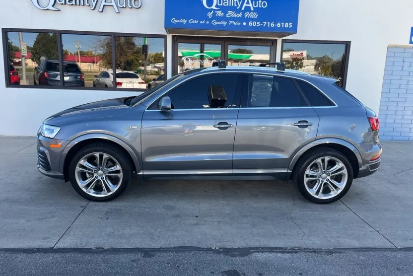 2016 Audi Q3 Prestige photo 1