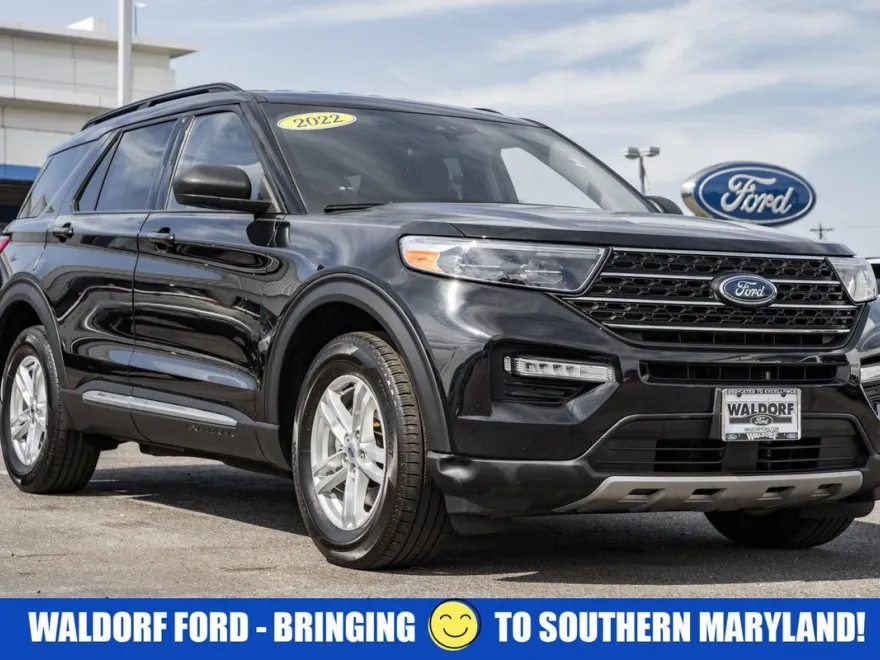 2022 Ford Explorer XLT photo 1