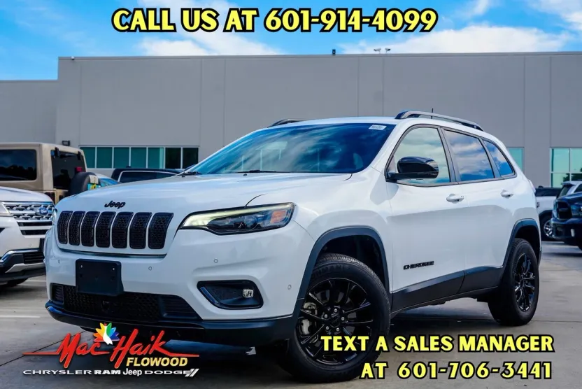 2023 Jeep Cherokee Altitude photo 1