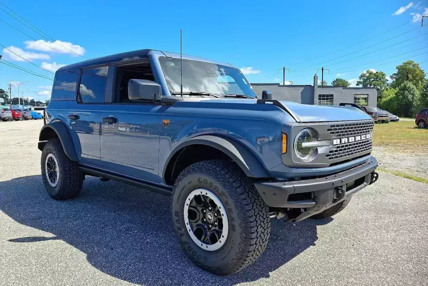2025 Ford Bronco Badlands photo 1