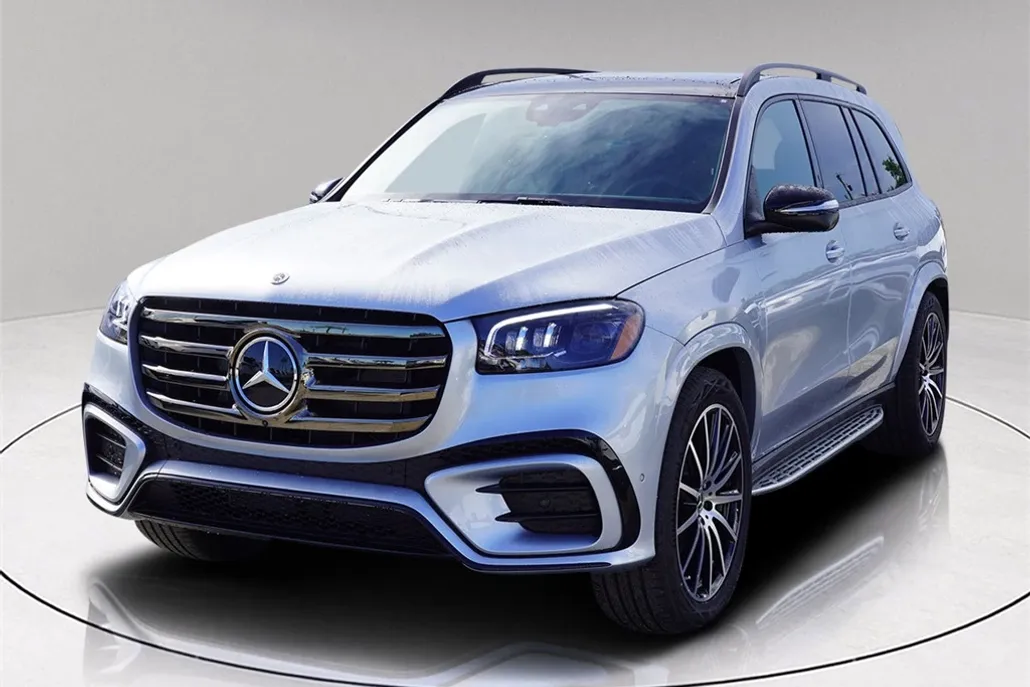2026 Mercedes Benz GLS 450 4MATIC photo 1