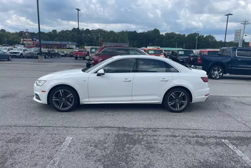 2018 Audi A4 2.0T Premium photo 1