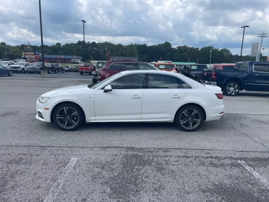 2018 Audi A4 2.0T Premium photo 1